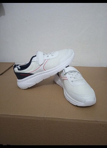 29 Beden LC Waikiki çocuk spor ayakkabı 