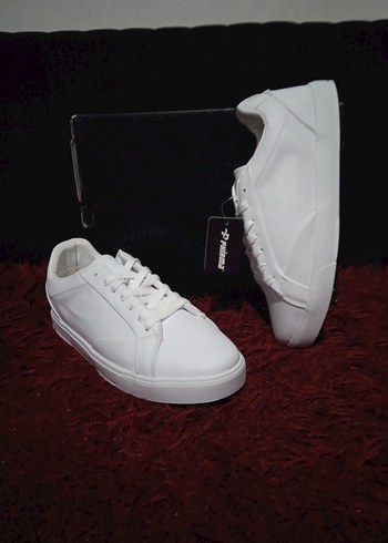 erkek Spor Ayakkabı
43, 42,40 numaralar vardır - Görsel 2