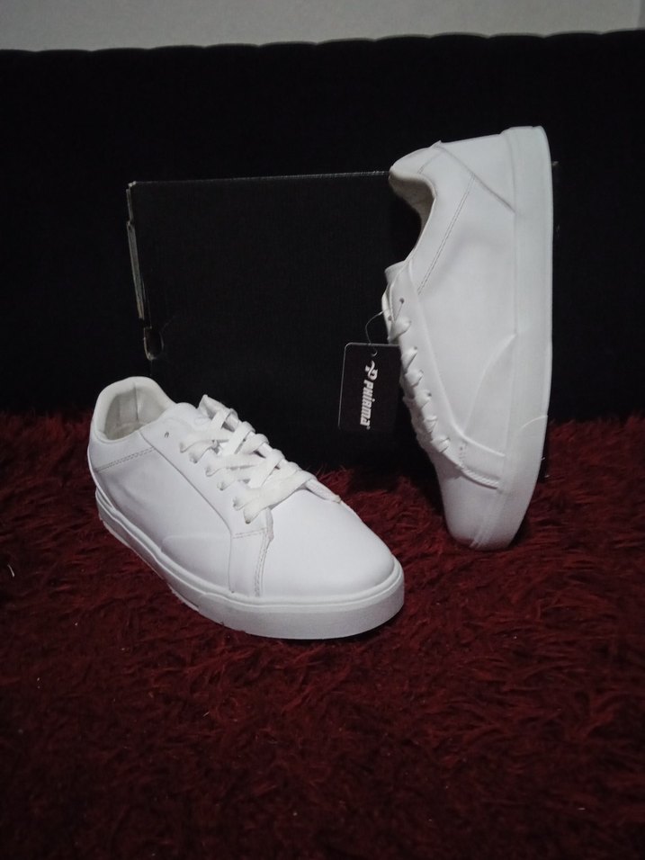 erkek Spor Ayakkabı
43, 42,40 numaralar vardır - Görsel 2