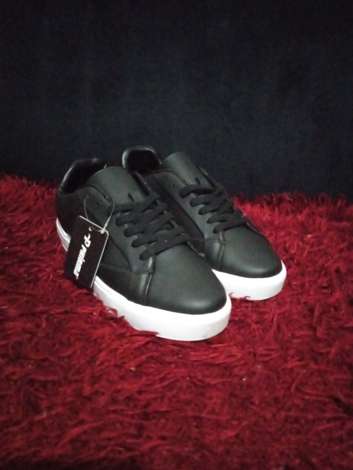 erkek Spor Ayakkabı
44/40 numaralar vardır - Görsel 2