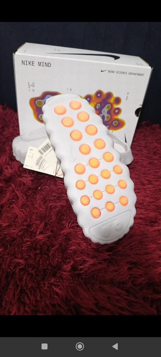 Nike Beyaz Slip-On Terlik — görsel 3/4