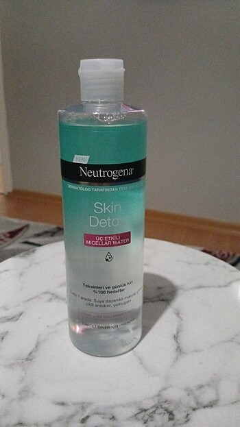 Neutrogena Makyaj Suyu