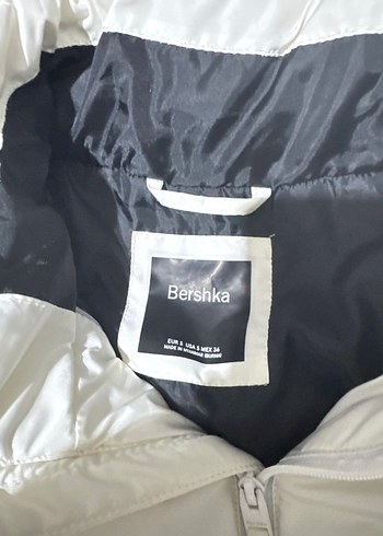 Orjinal bershka şişne Mont nerdeyse sıfır - Görsel 3