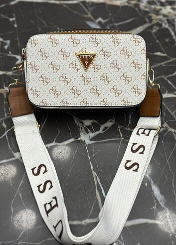 Beden GUESS BAGET ÇANTA