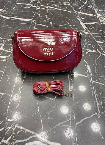 Beden çeşitli Renk MIU MIU BAGET - DİĞER MODELLER İÇİN SOLA KAYDIRIN