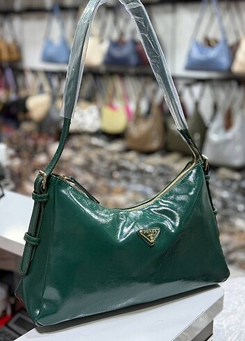 Prada PRADA YENİ MODEL DİĞER RENKLER İÇİN SOLA KAYDIRINIZ