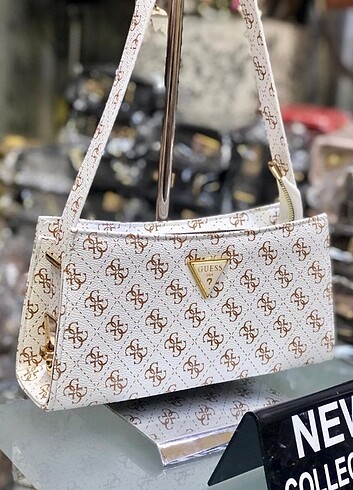 Beden GUESS - ÇAPRAZ ÇANTA - TÜM RENK VE MODELLER MEVCUT