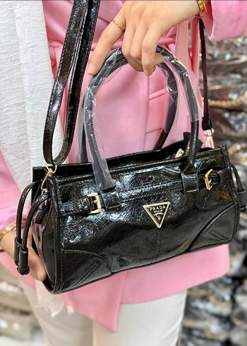 Prada Parlak Deri Kadın Çanta