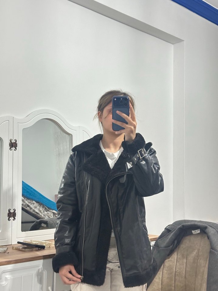 Şeffaf Detaylı Siyah Deri Kadın Kışlık Ceket - Görsel 2