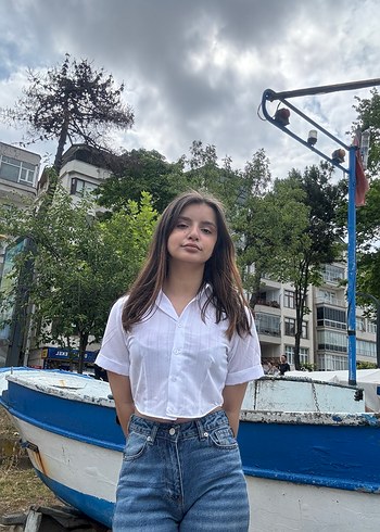 Kadın Mavi Bağlama Desenli Midi Denim Pantolon ve beyaz gömlek - Görsel 2