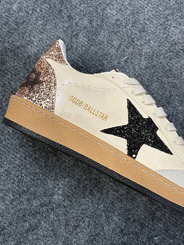 37 Beden ten rengi Renk GOLDEN GOOSE DELUXE ULTRA