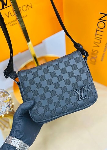 Louis Vuitton Erkek Siyah Omuz Çantası - Görsel 6