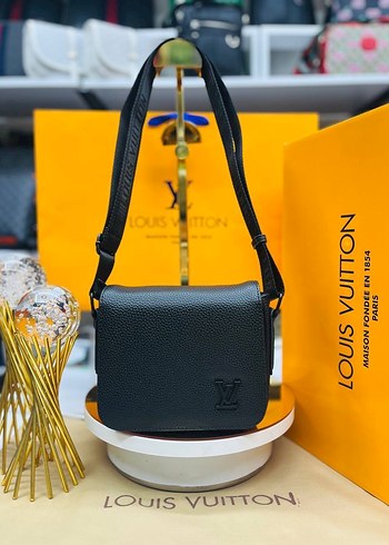 Louis Vuitton Erkek Siyah Omuz Çantası - Görsel 3