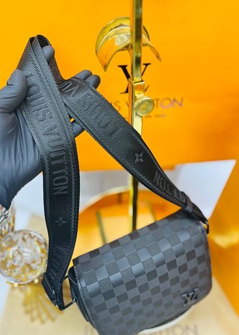 Louis Vuitton Erkek Siyah Omuz Çantası - Görsel 10
