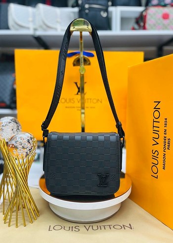Louis Vuitton Erkek Siyah Omuz Çantası - Görsel 2