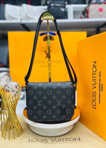 Louis Vuitton Erkek Siyah Omuz Çantası - Görsel 4