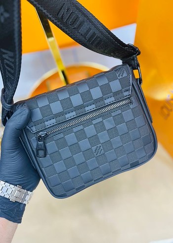 Louis Vuitton Erkek Siyah Omuz Çantası - Görsel 9