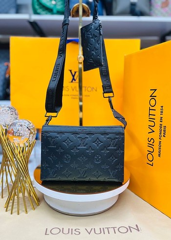 Louis Vuitton Mavi Renkli Fermuarlı Omuz Çantası - Görsel 3