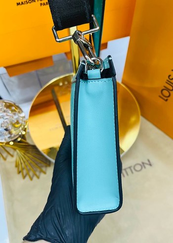 Louis Vuitton Mavi Renkli Fermuarlı Omuz Çantası - Görsel 15