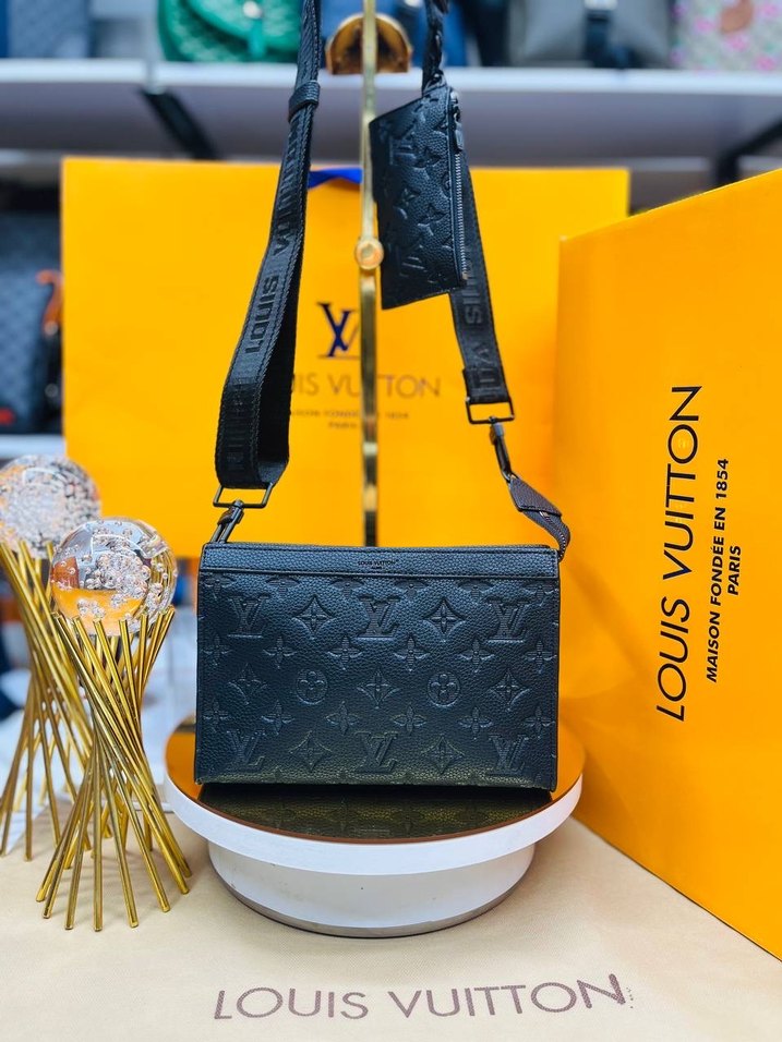 Louis Vuitton Mavi Renkli Fermuarlı Omuz Çantası - Görsel 3