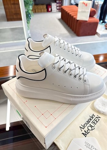 Alexander McQueen - Görsel 2