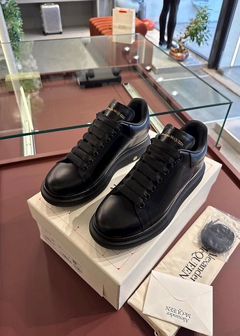 Alexander McQueen 41