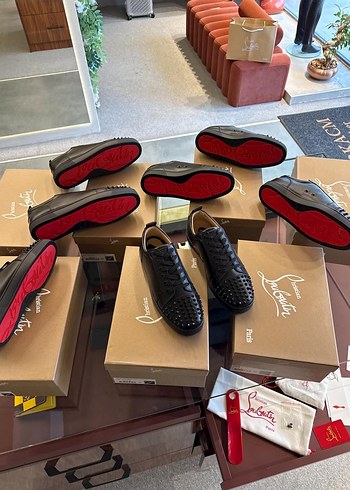 Christian Louboutin 42