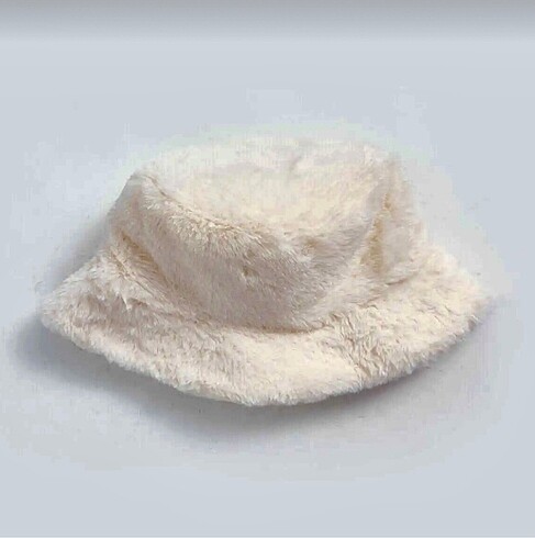 LC Waikiki Kürklü kadın Bucket şapka.