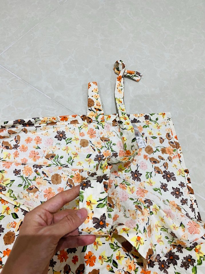 Çiçek Desenli Çok Renkli Emzirme Önlüğü - Görsel 5