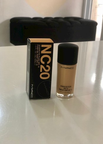 MAC NC20 Studio Fix Sıvı Fondöten - Görsel 3