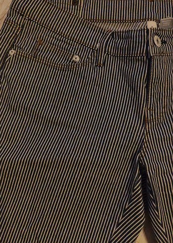 44 Beden Çizgili Gri Denim Kadın Bermuda Şort