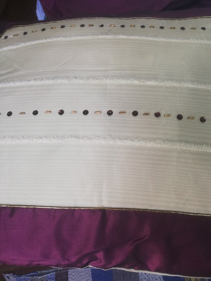 Bordo İşlemeli Klasik Yatak Örtüsü - Görsel 3