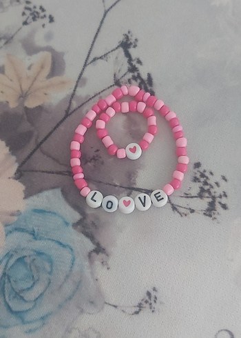  Beden pembe Renk Pembe Boncuklu LOVE Yazılı 8-9 yas Bileklik