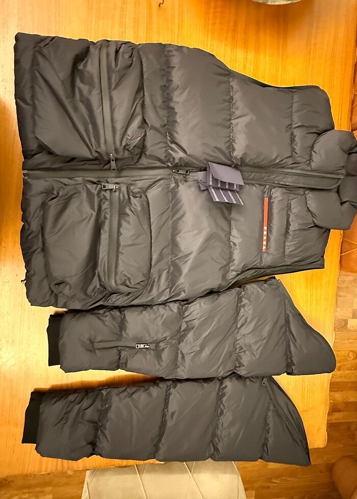 Prada Mont - Görsel 2