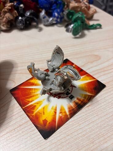Bakugan lumino dragonoid