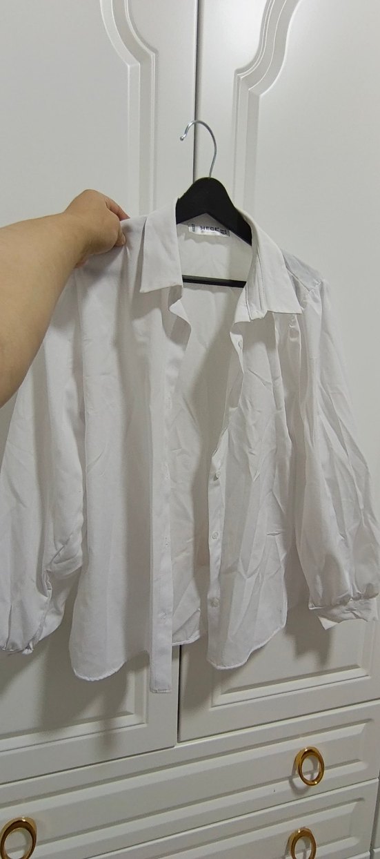 Düğmeli Beyaz Keten Kadın Gömlek - Görsel 2