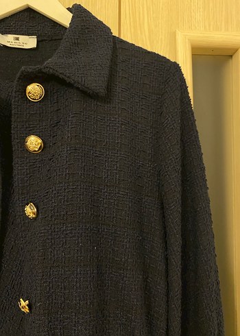 Düğmeli Kısa ceketli tüvit etekli takım - Görsel 2