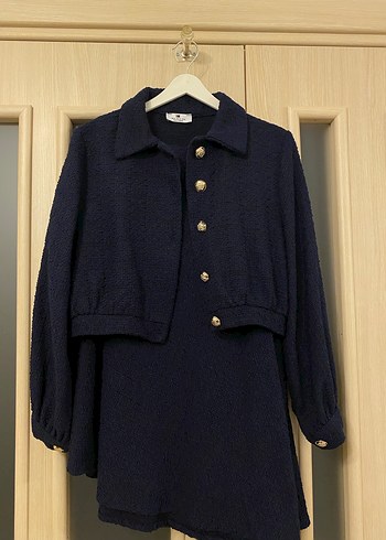 Düğmeli Kısa ceketli tüvit etekli takım - Görsel 3