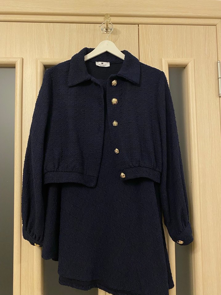 Düğmeli Kısa ceketli tüvit etekli takım - Görsel 3