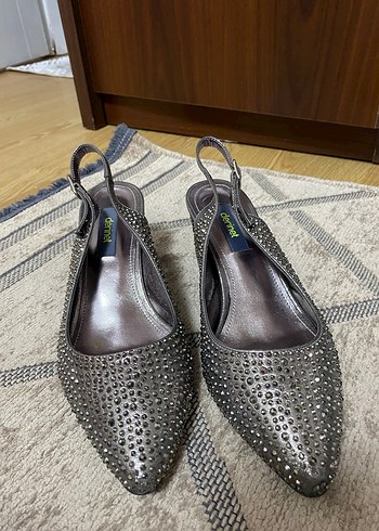 Gri parlak Desenli Tokalı Stiletto Abiye Ayakkabı