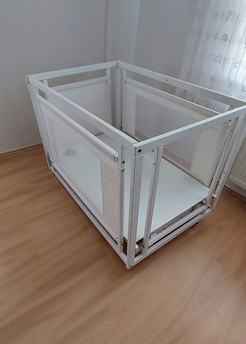 Anne yanı bebek beşiği