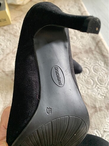 40 Beden Stiletto Graceland