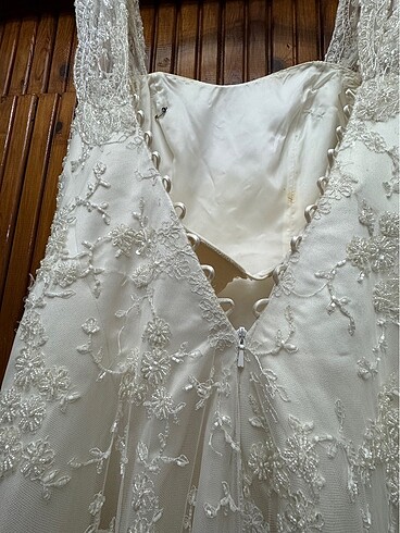 AKAY GELİNLİK  TAMAMEN TAŞLI FRANSIZ KÜPÜR  A KESİM - Görsel 5