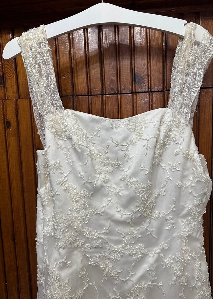 AKAY GELİNLİK  TAMAMEN TAŞLI FRANSIZ KÜPÜR  A KESİM - Görsel 2