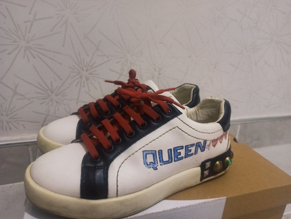 Tasarım Renkli Detaylı Beyaz Kadın Spor Ayakkabı - Görsel 2