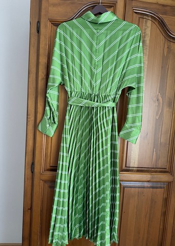 Yeşil Çizgili Uzun Pliseli Elbise - Görsel 7