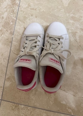 Beyaz Adidas Pastel Detaylı Bağcıklı Kadın Spor Ayakkabı - Görsel 6