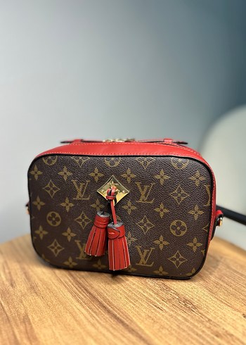 Louis Vuitton Kırmızı Püsküllü Louis Vuitton Deri Çanta