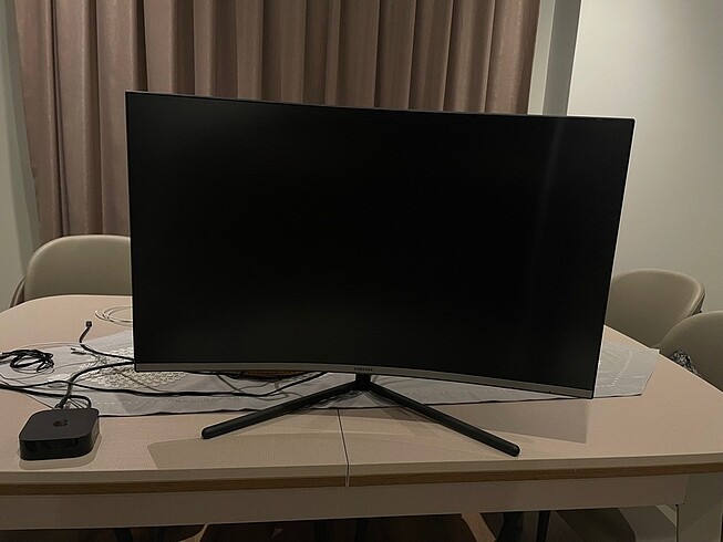 SAMSUNG 32 inç 4K CURVED MONİTÖR (UR59C) - Görsel 2