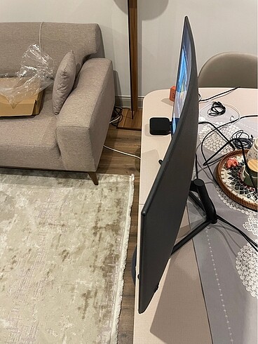 SAMSUNG 32 inç 4K CURVED MONİTÖR (UR59C) - Görsel 6